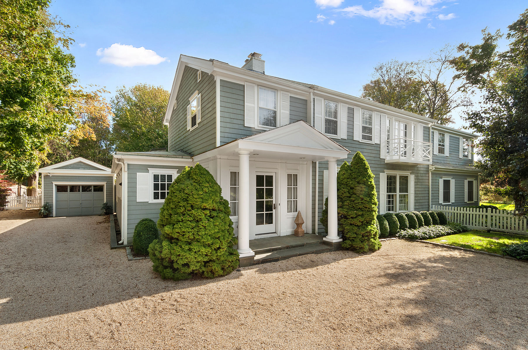 First Neck Lane, Village Of Southampton, Hamptons, NY - 5 Bedrooms  
4.5 Bathrooms - 