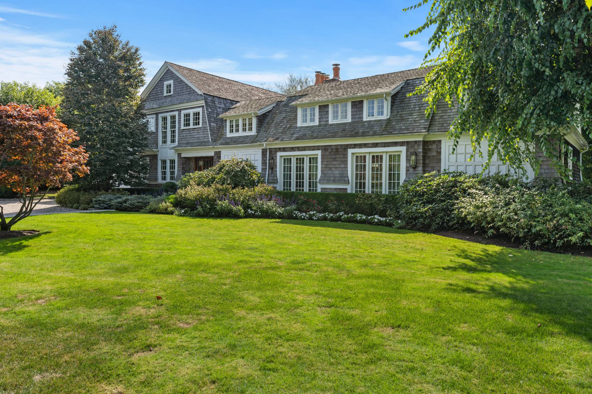 Undisclosed Address, Village Of Southampton, Hamptons, NY - 5 Bedrooms  
7.5 Bathrooms - 