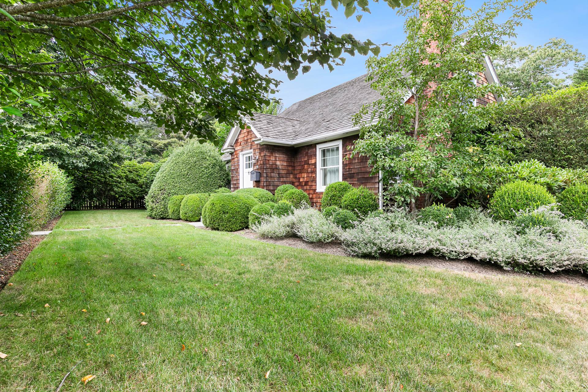 98 Sherrill Road, East Hampton, Hamptons, NY - 4 Bedrooms  
2 Bathrooms - 