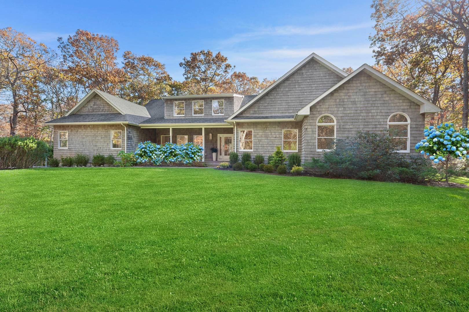 Photo 1 of 12 Rolling Hill Ct W, Sag Harbor, NY, $2,275,000, Web #: 859345