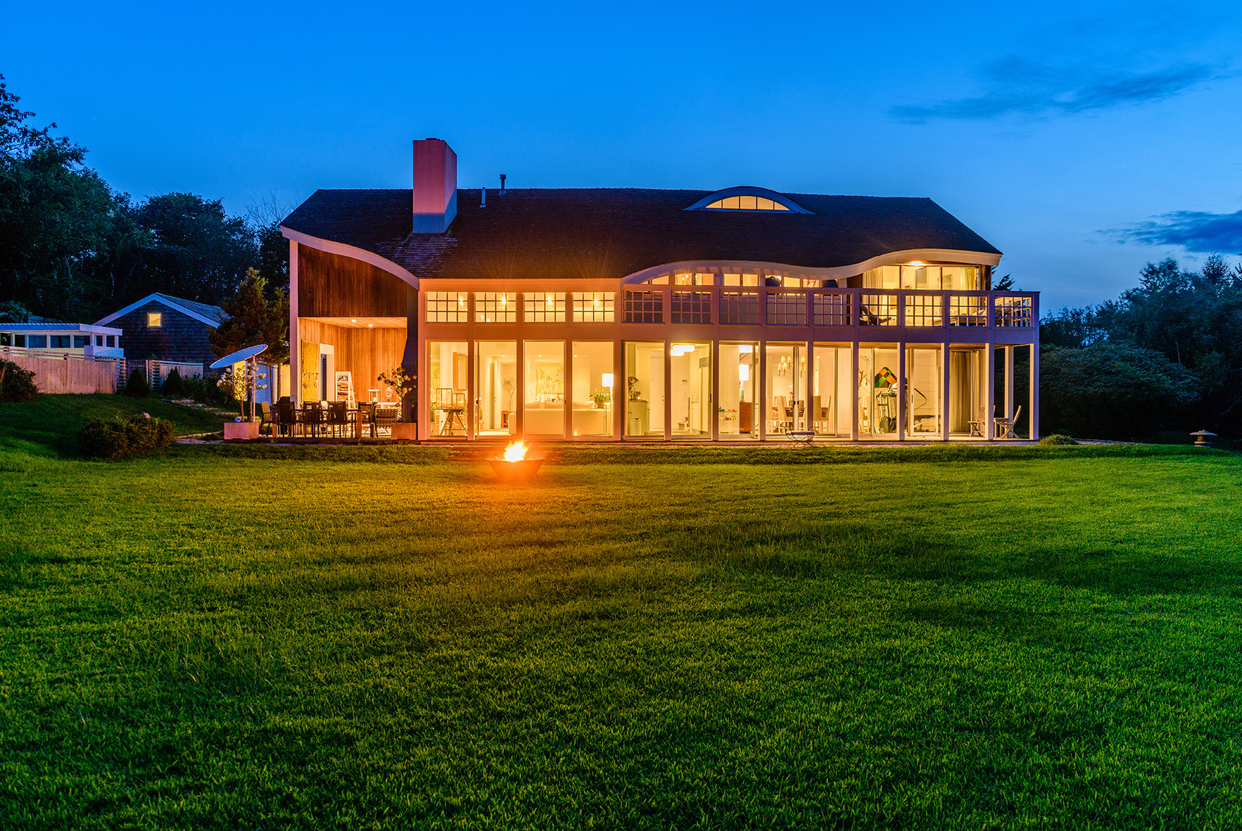 271 Flying Point Road, Village Of Southampton, Hamptons, NY - 4 Bedrooms  
4 Bathrooms - 