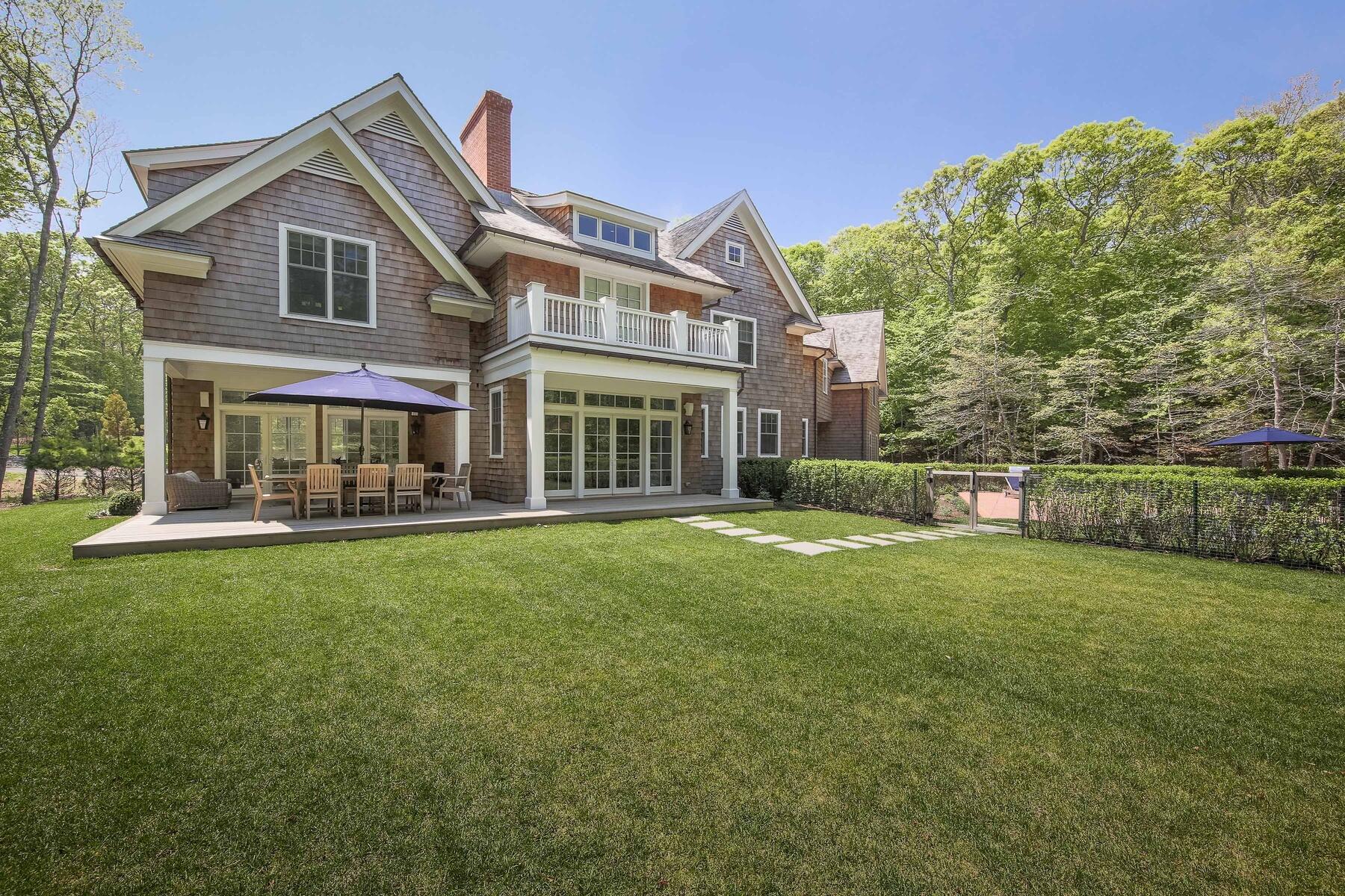 Golf Club Drive, Amagansett, Hamptons, NY - 7 Bedrooms  
6.5 Bathrooms - 