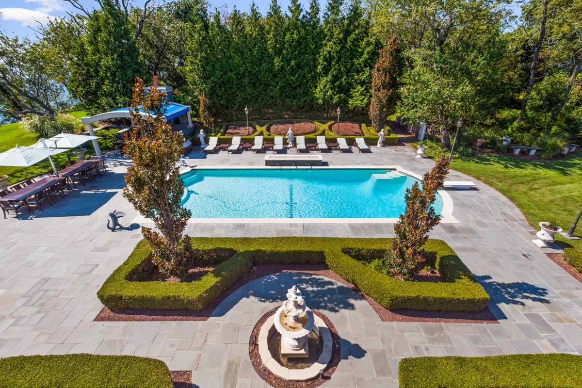Photo 1 of 70 Crane Neck Road, Brookhaven, NY, $8,950,000, Web #: 905778