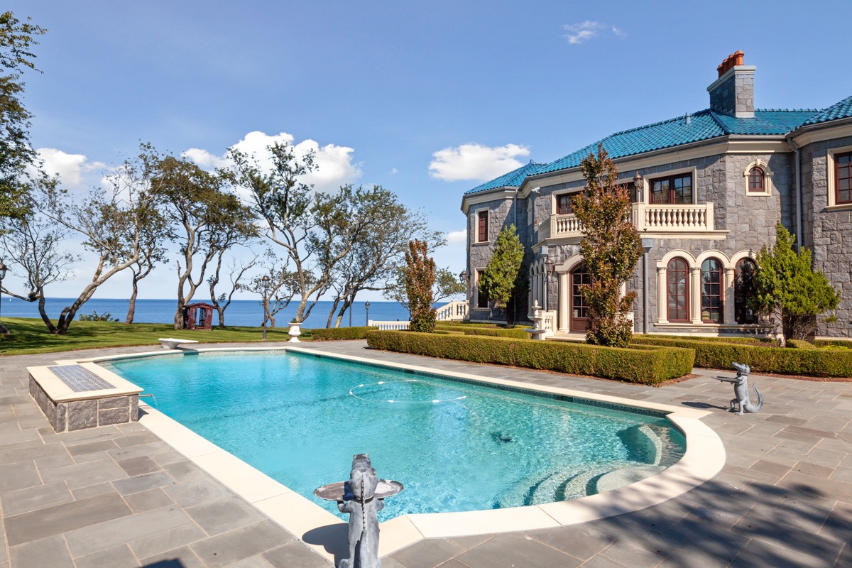 Photo 1 of 70 Crane Neck Road, Brookhaven, NY, $8,950,000, Web #: 905778