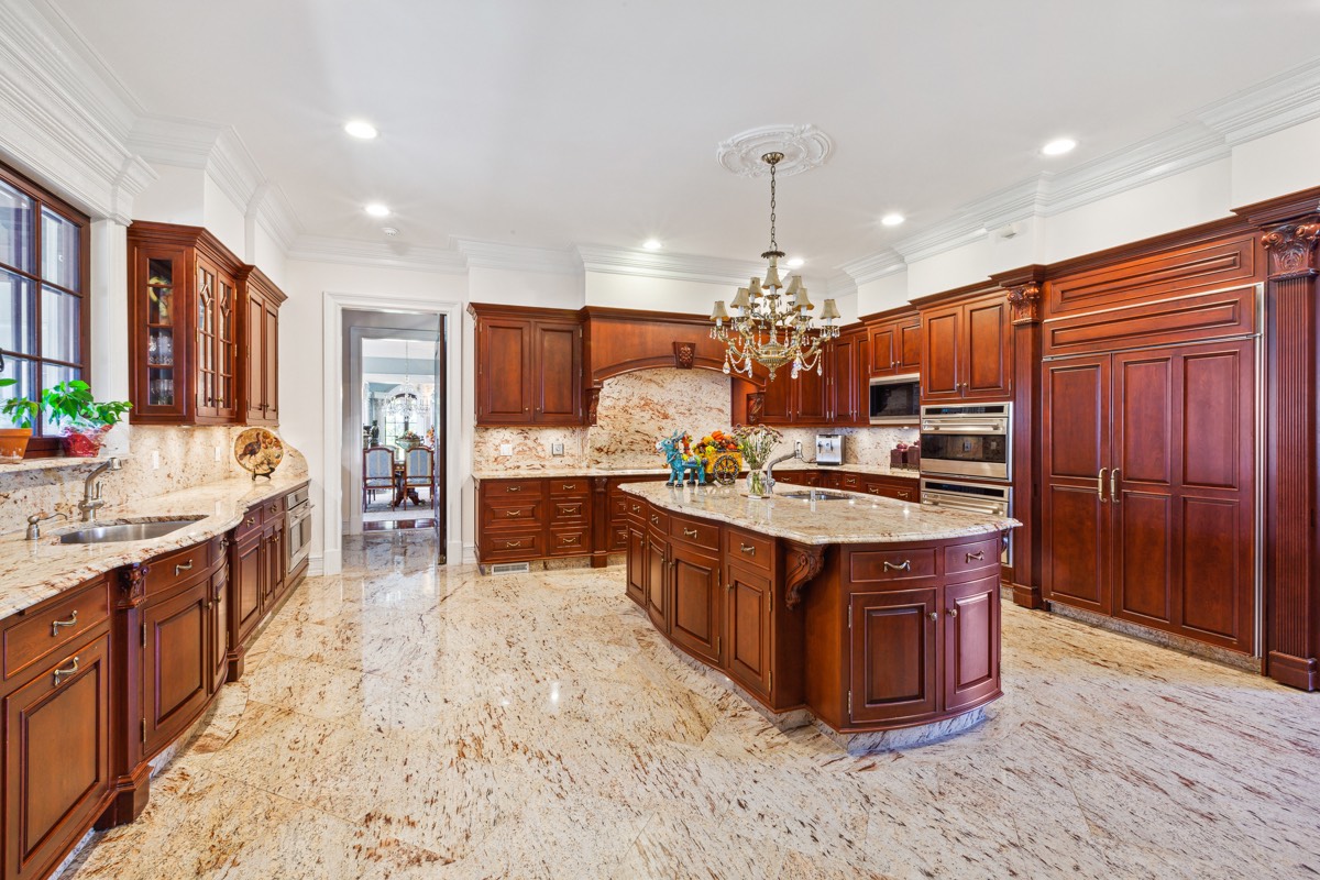 Photo 1 of 70 Crane Neck Road, Brookhaven, NY, $8,950,000, Web #: 905778