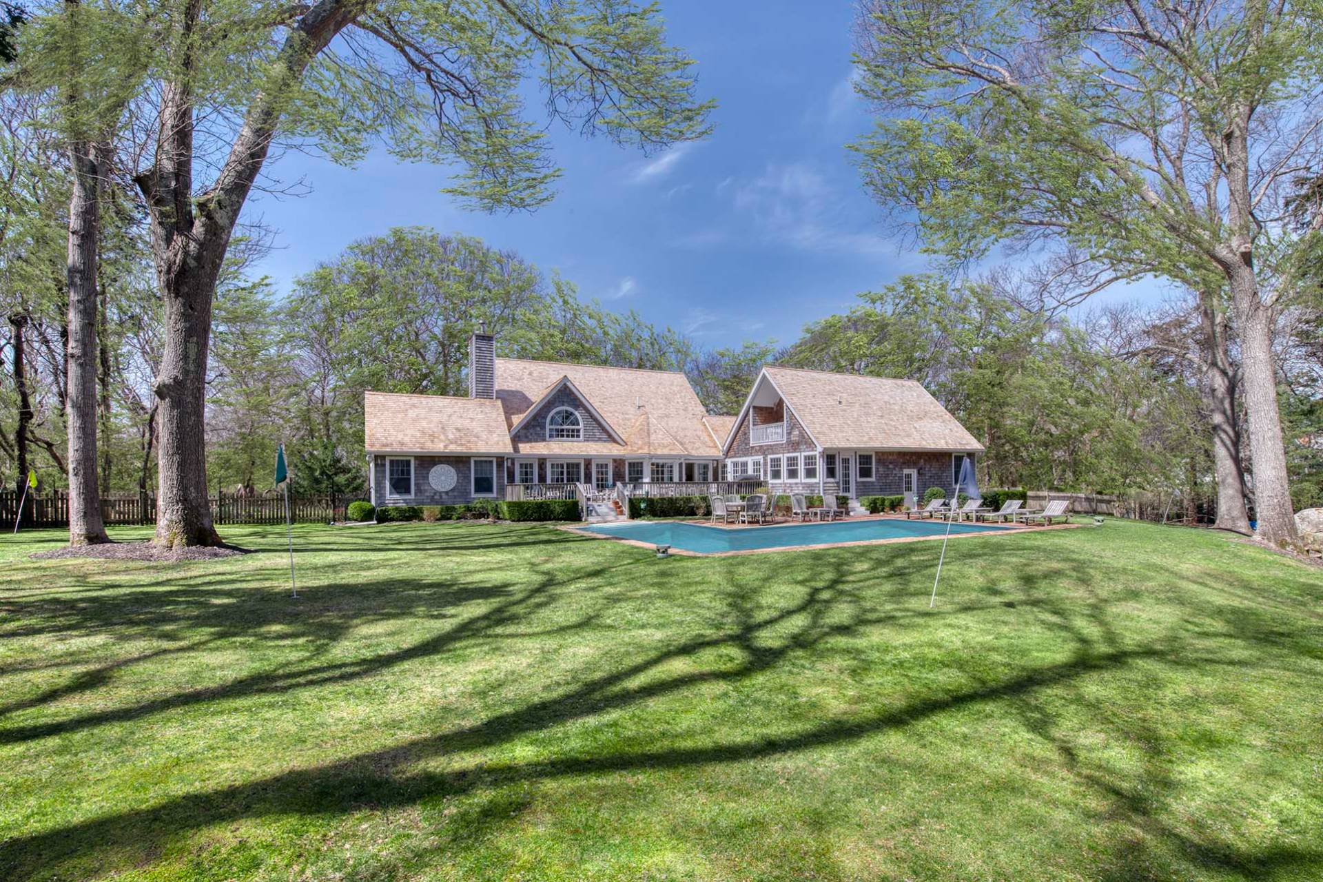 Property for Sale at 103 North Haven Way, North Haven, Hamptons, NY - Bedrooms: 4 
Bathrooms: 5  - $3,395,000