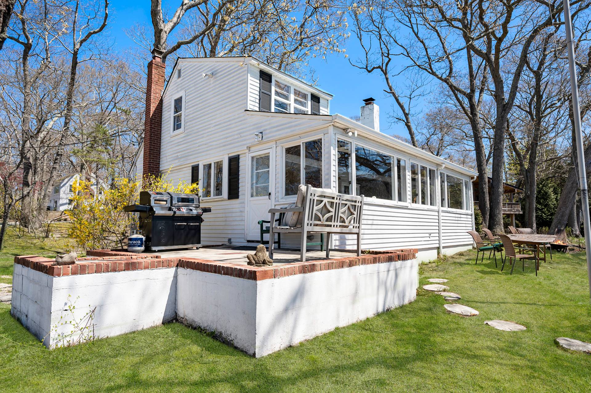 Photo 1 of 2 Doris Lane, Southampton, NY, $1,395,000, Web #: 911406