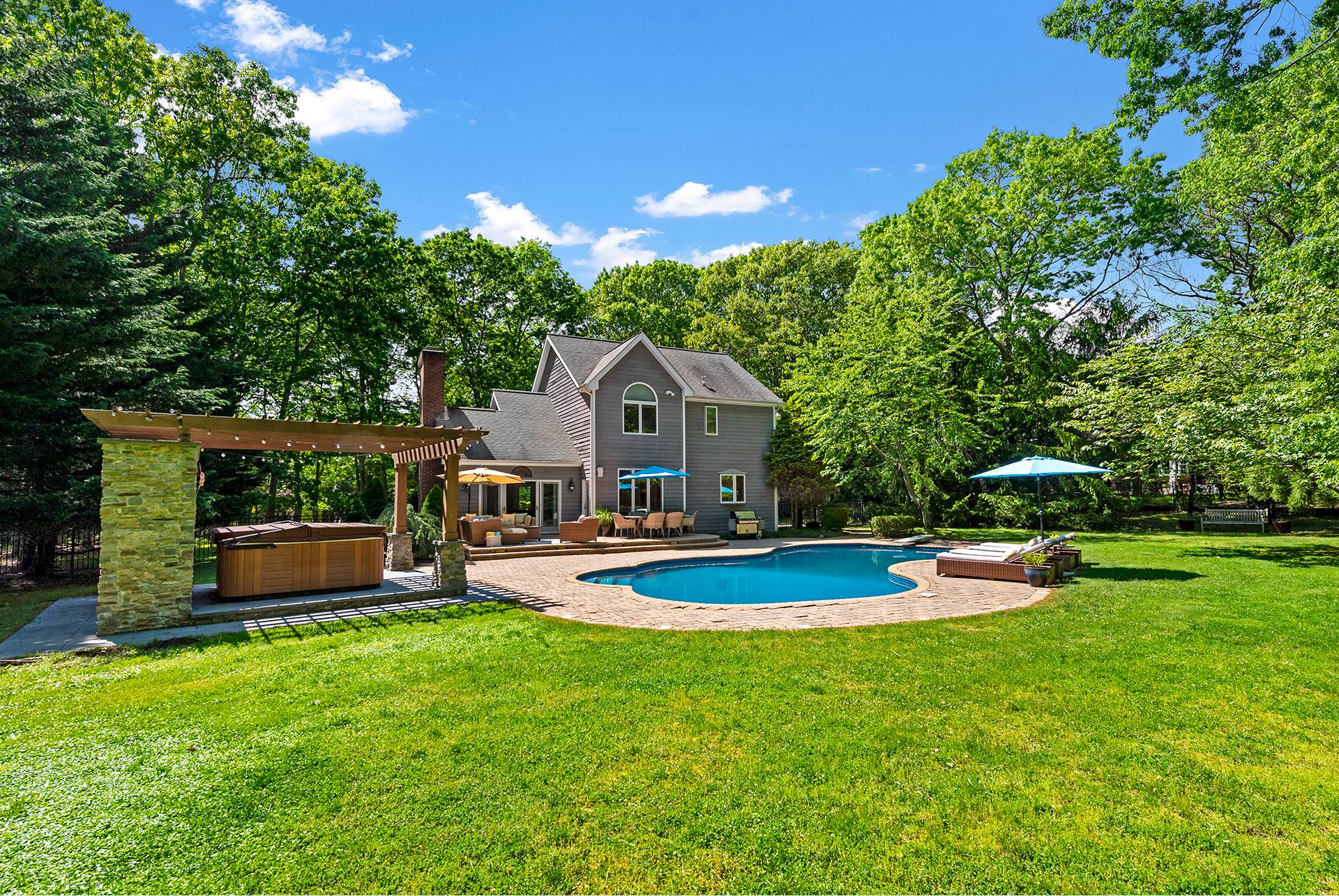 Property for Sale at 548 Ruggs Path, Sag Harbor, Hamptons, NY - Bedrooms: 4 
Bathrooms: 2.5  - $2,599,000