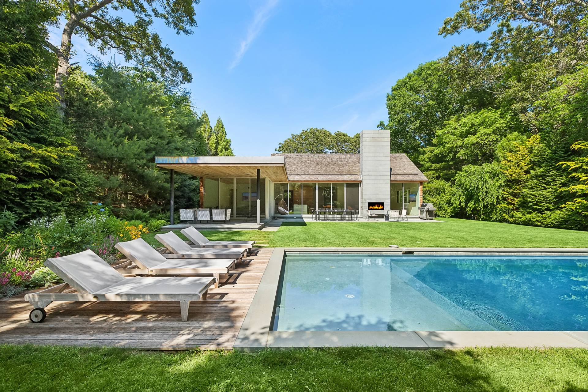 Photo 1 of 25 Oyster Shores Road, East Hampton, NY, $3,950,000, Web #: 914605