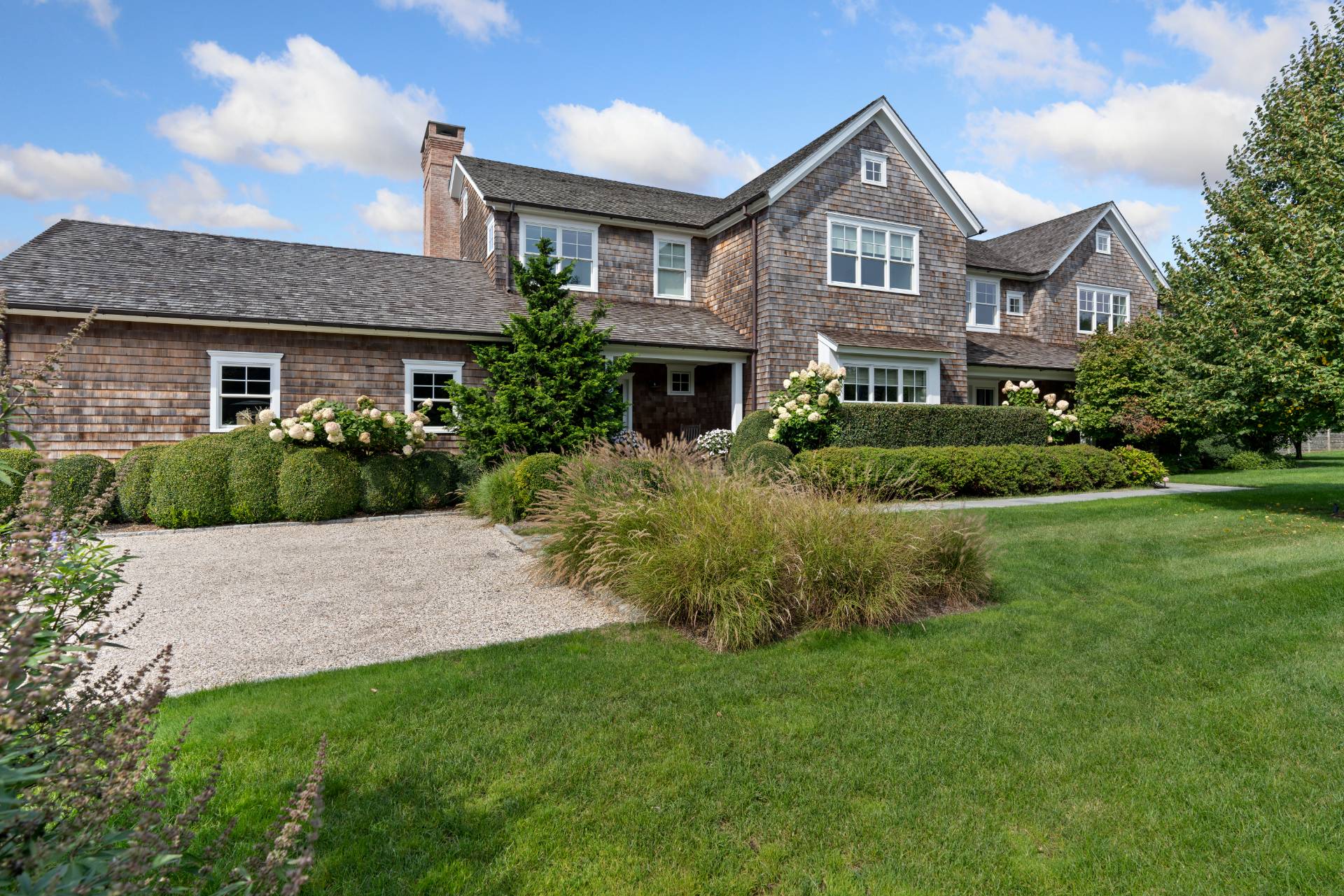 Photo 1 of 36 Chase Court, Bridgehampton, NY, $7,995,000, Web #: 915755