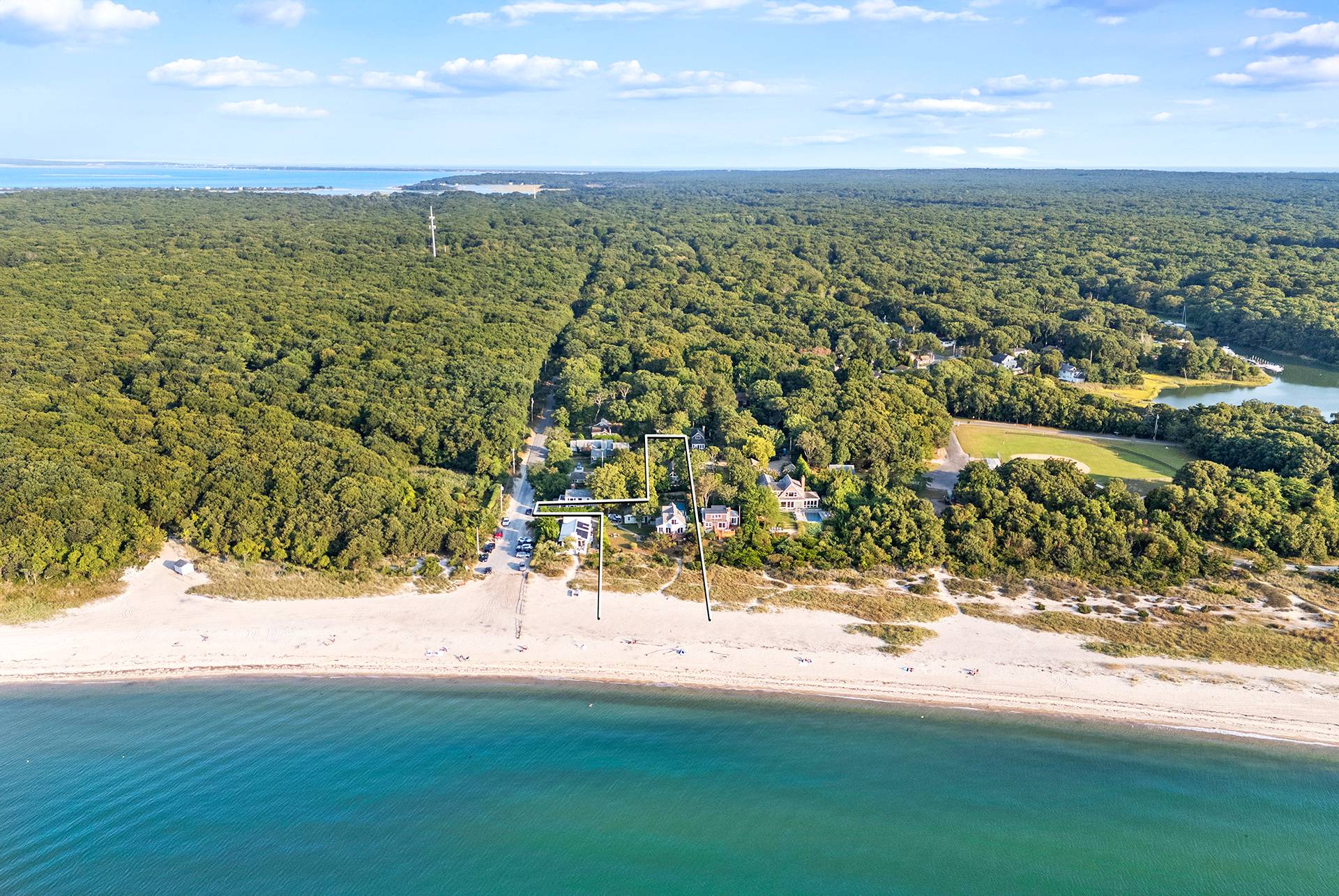 Property for Sale at 6 Gallatin Lane, East Hampton, Hamptons, NY - Bedrooms: 7 
Bathrooms: 4.5  - $9,975,000