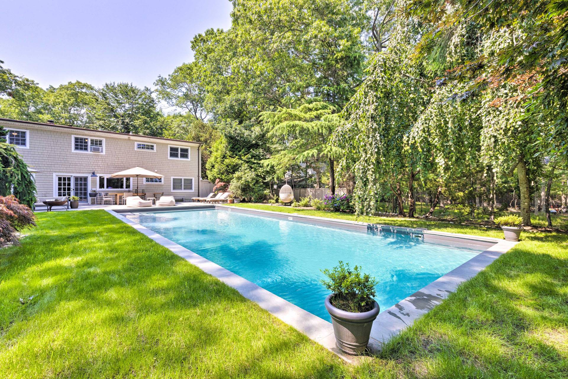 21 Deep Six Drive, East Hampton, Hamptons, NY - 4 Bedrooms  
2 Bathrooms - 