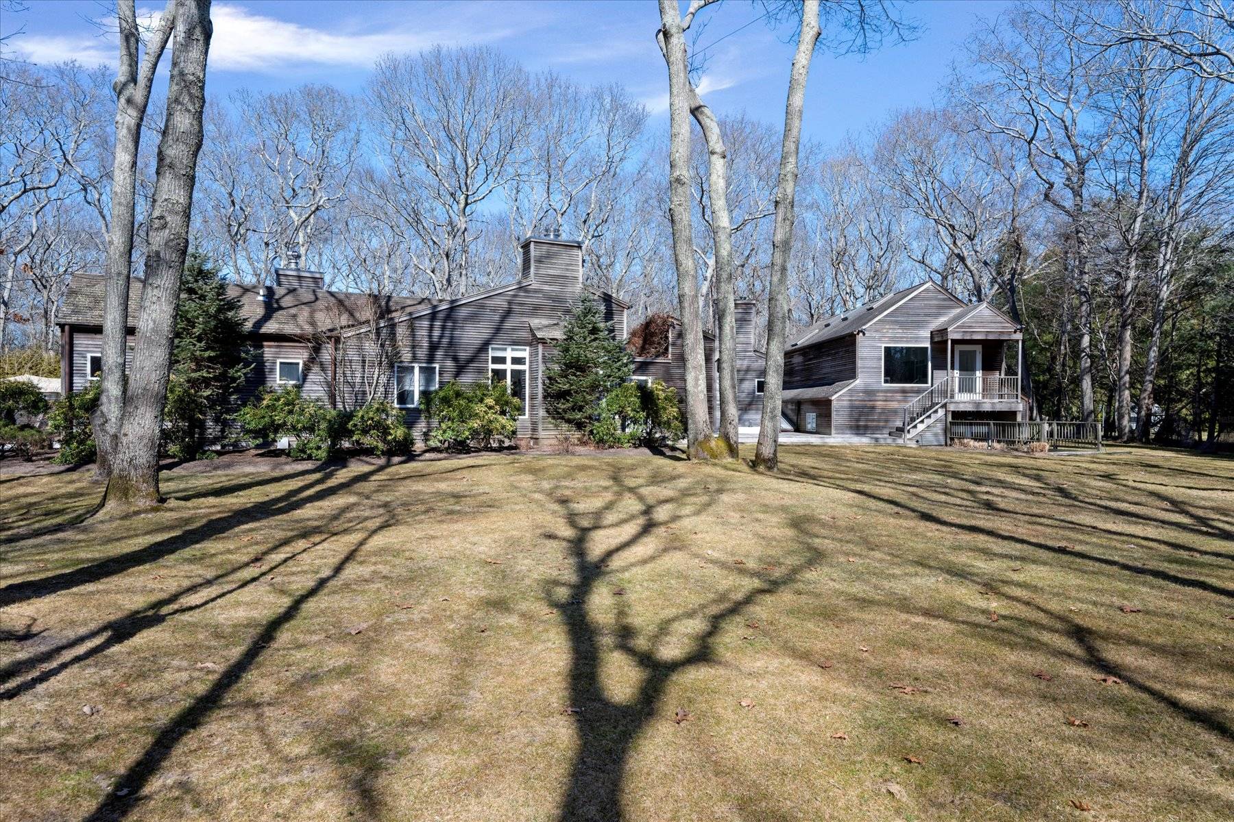 418 Three Mile Harbor Road, Springs, Hamptons, NY - 3 Bedrooms  
2.5 Bathrooms - 