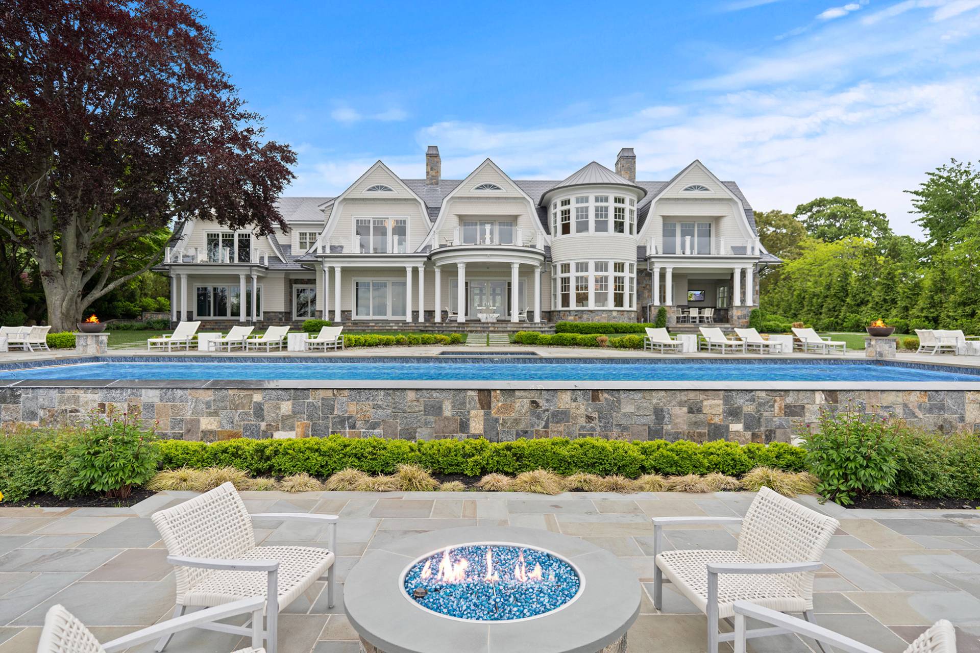 25 Brewster Lane, Other, Hamptons, NY - 6 Bedrooms  
8.5 Bathrooms - 