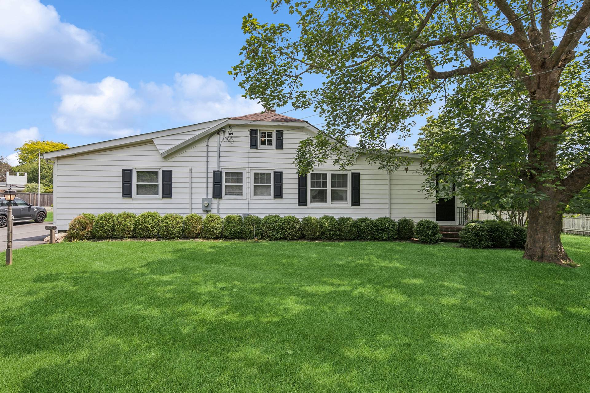 112 Cobb Rd, Water Mill, Hamptons, NY - 3 Bedrooms  
2 Bathrooms - 