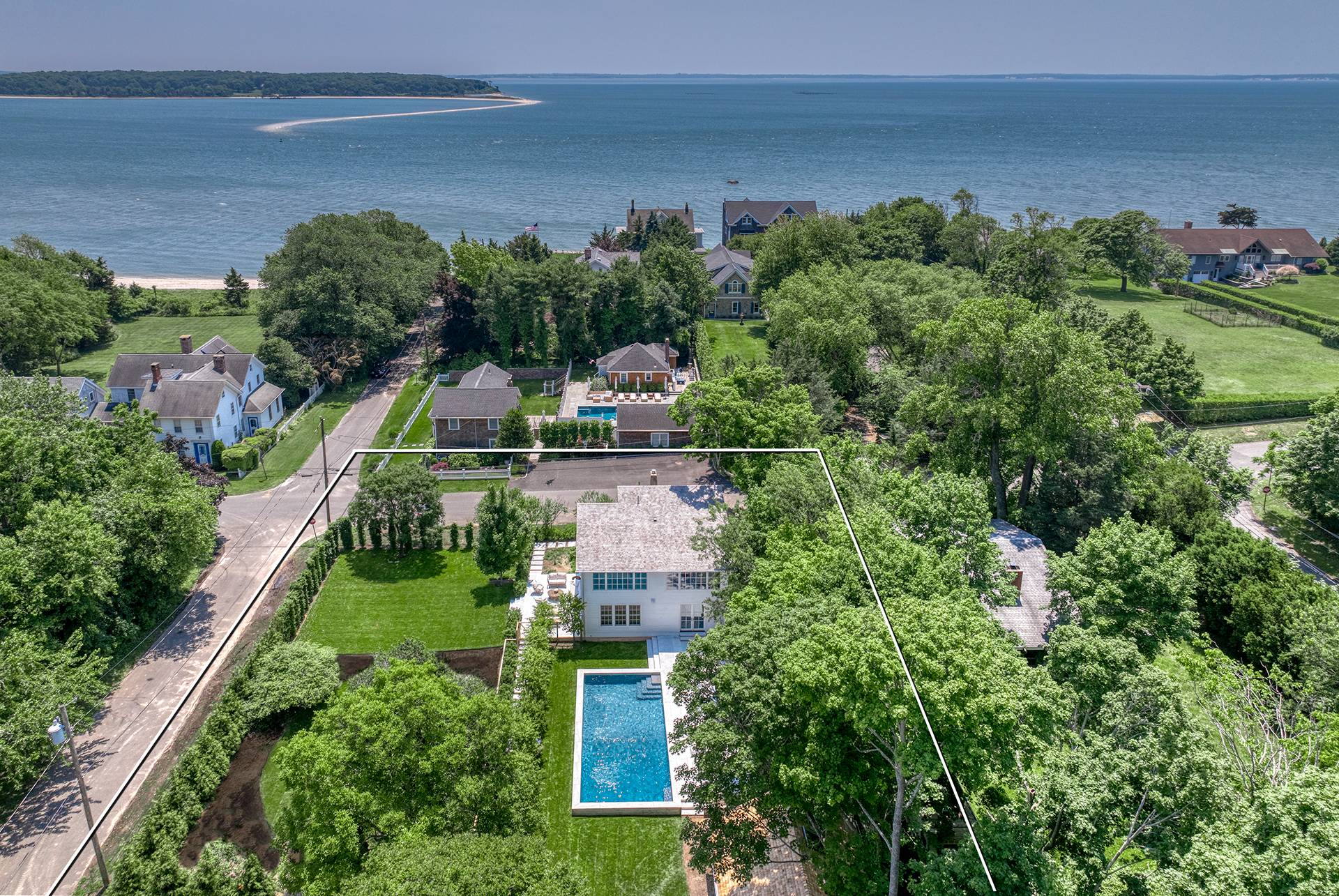 Property for Sale at 1875 Jackson Street, New Suffolk, Hamptons, NY - Bedrooms: 5 
Bathrooms: 5.5  - $3,500,000