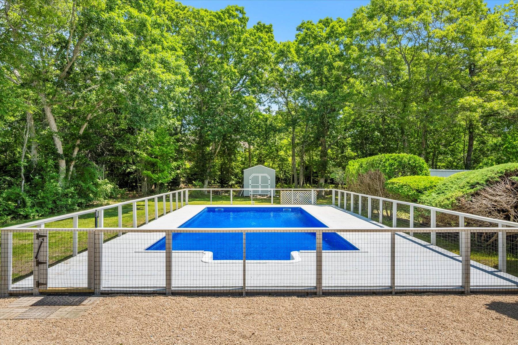 64 Old Depot Rd, Quogue, Hamptons, NY - 3 Bedrooms  
1.5 Bathrooms - 