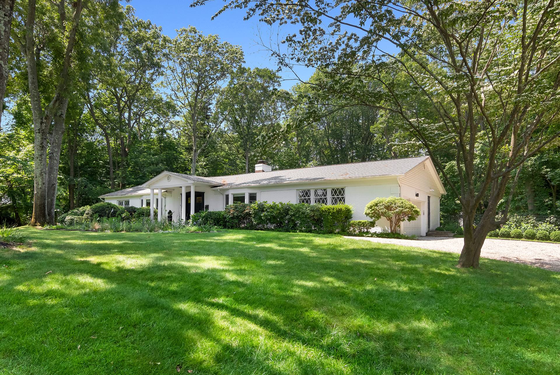 2 Soundview Drive, Belle Terre, Hamptons, NY - 4 Bedrooms  
3 Bathrooms - 